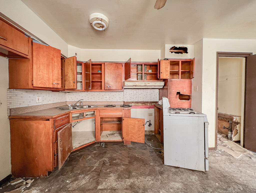 7727 S Colfax Avenue, Chicago, IL