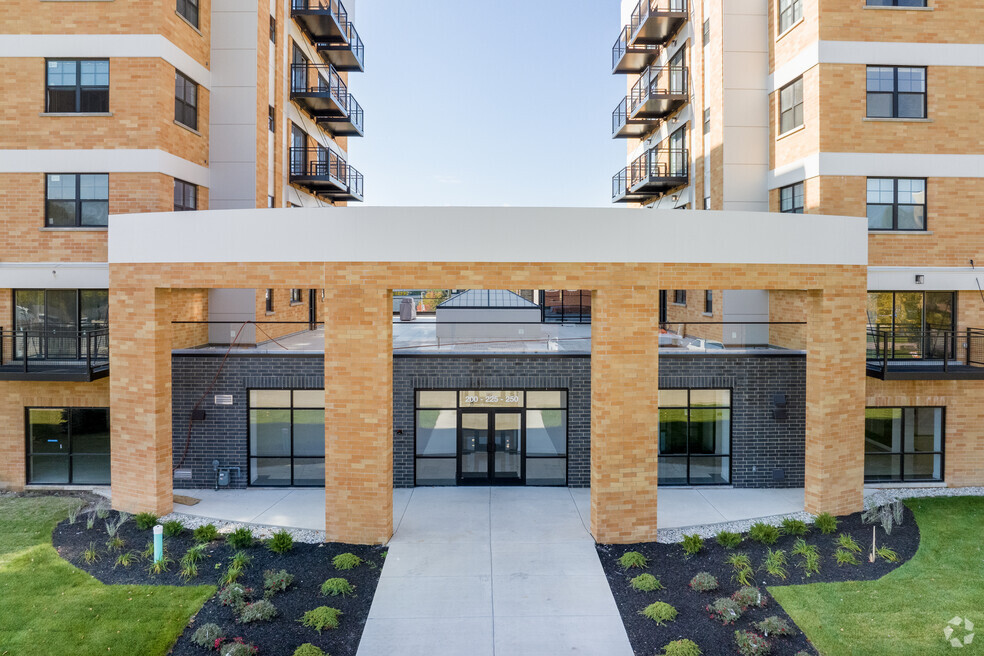 200 Anthony Avenue #208, Mundelein, IL