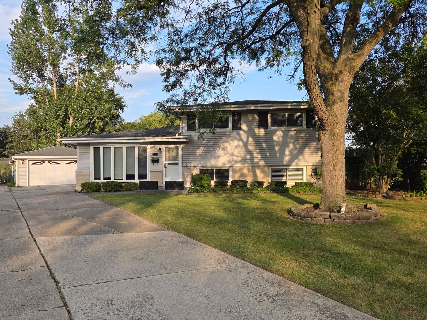 133 James Court, Glenview, IL