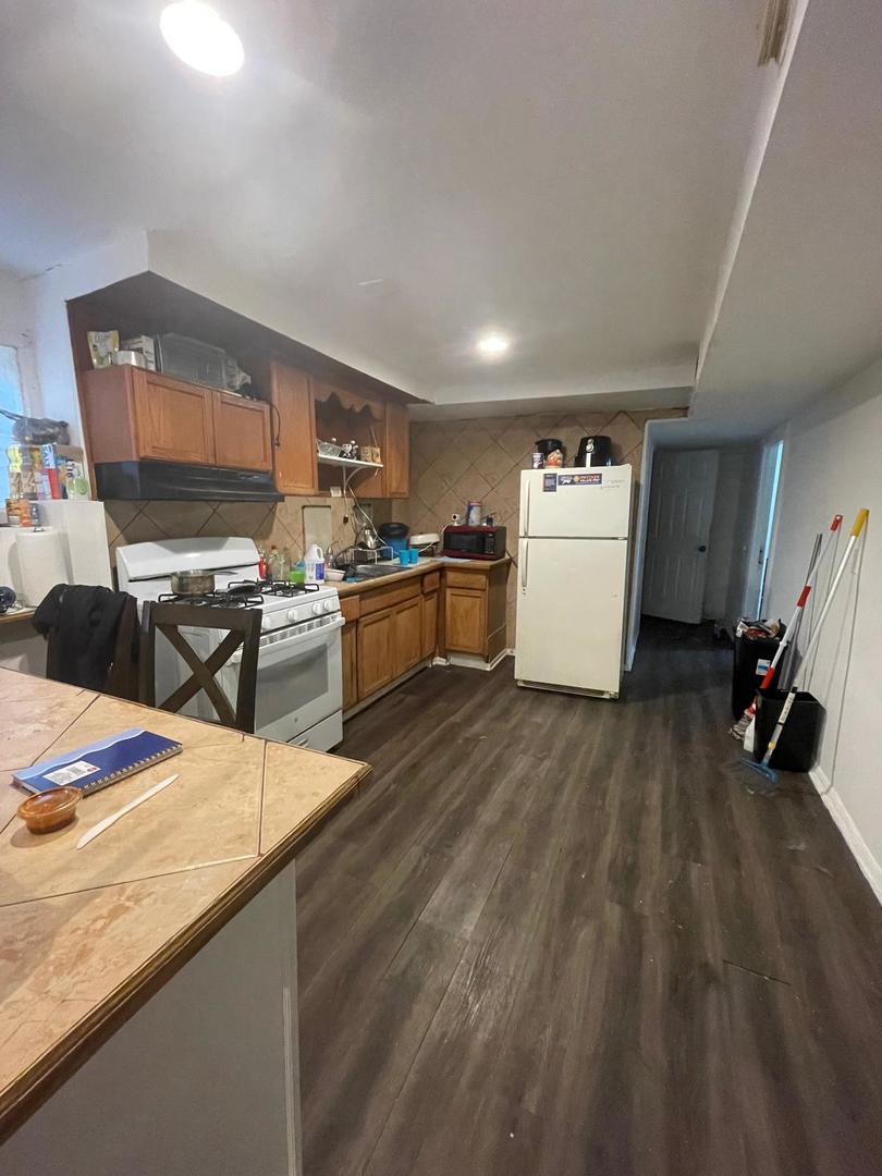 2106 N Pulaski Road, Chicago, IL