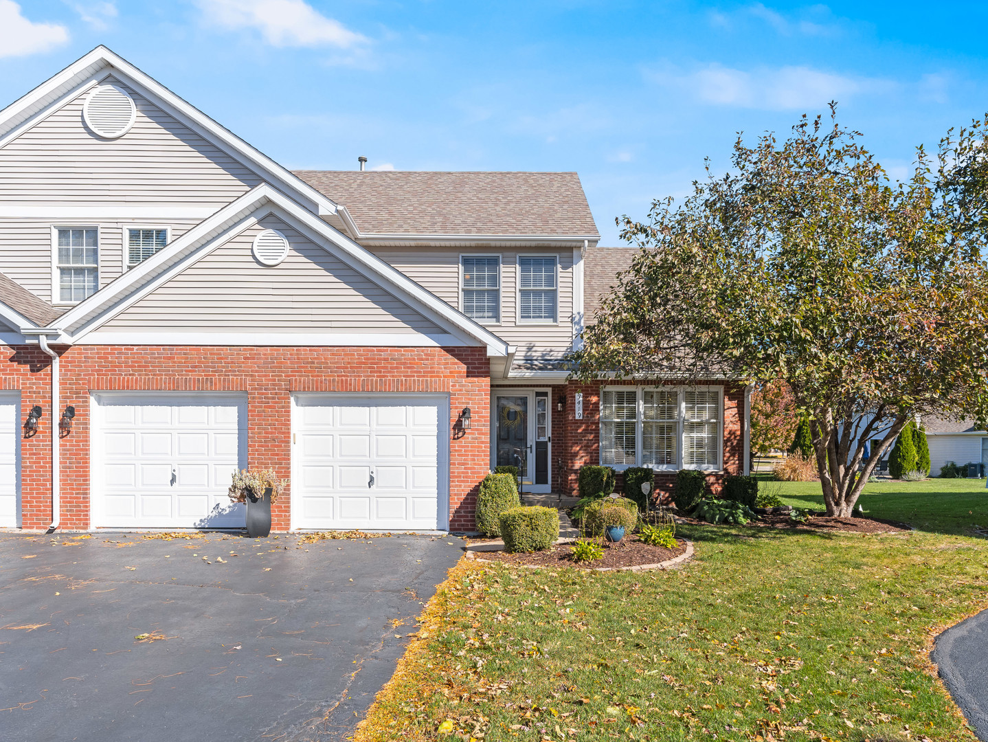 3419 Lake Side Circle, Joliet, IL