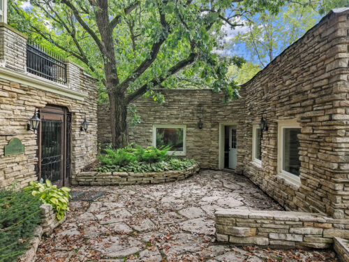 7830 N Pillow Hill Road, Spring Grove, IL