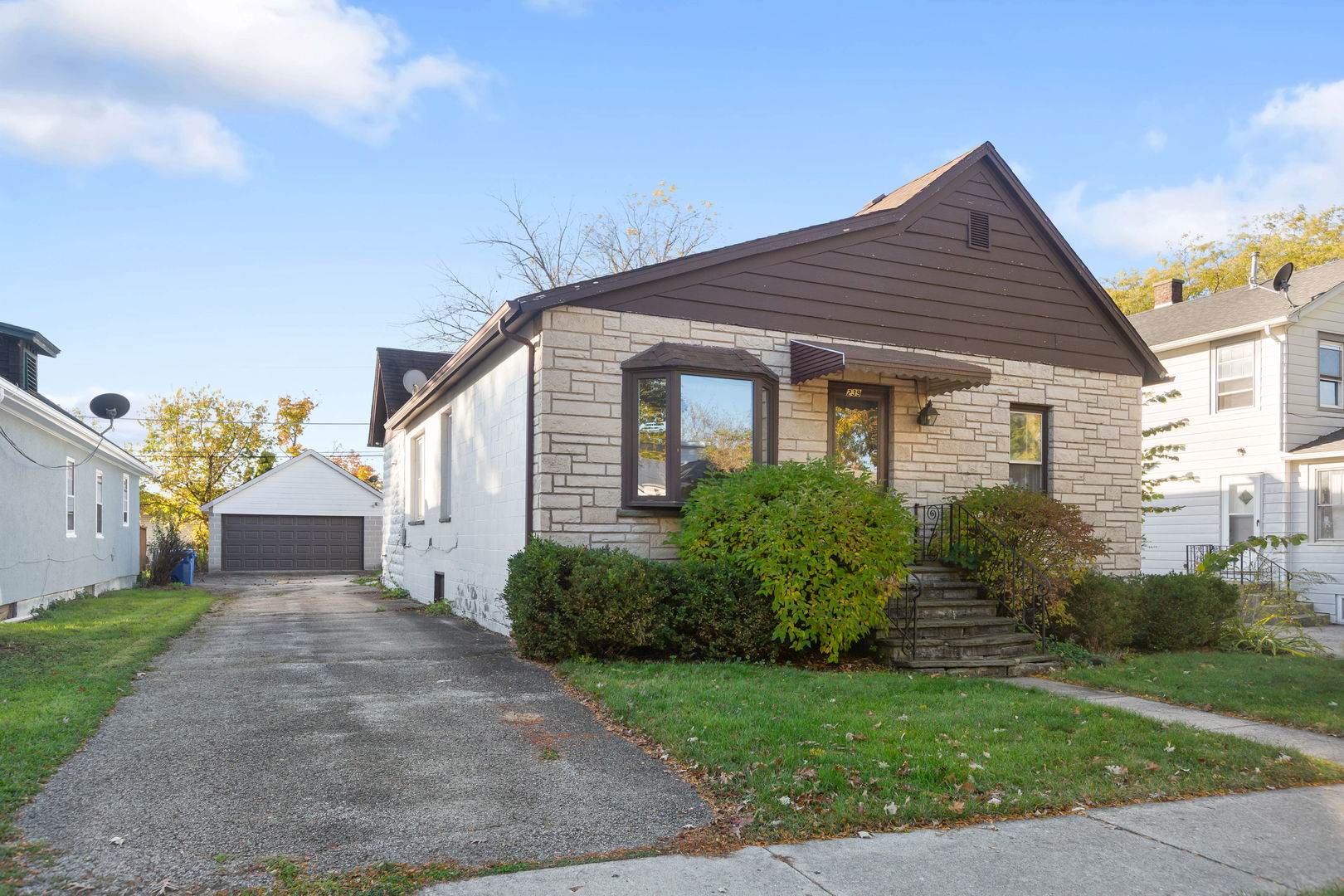 239 Sheridan Avenue, Highwood, IL