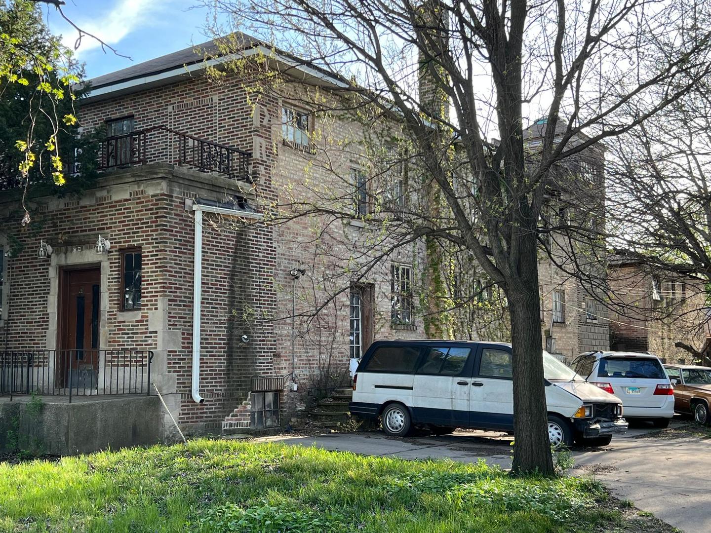 1718 S 6th Avenue, Maywood, IL