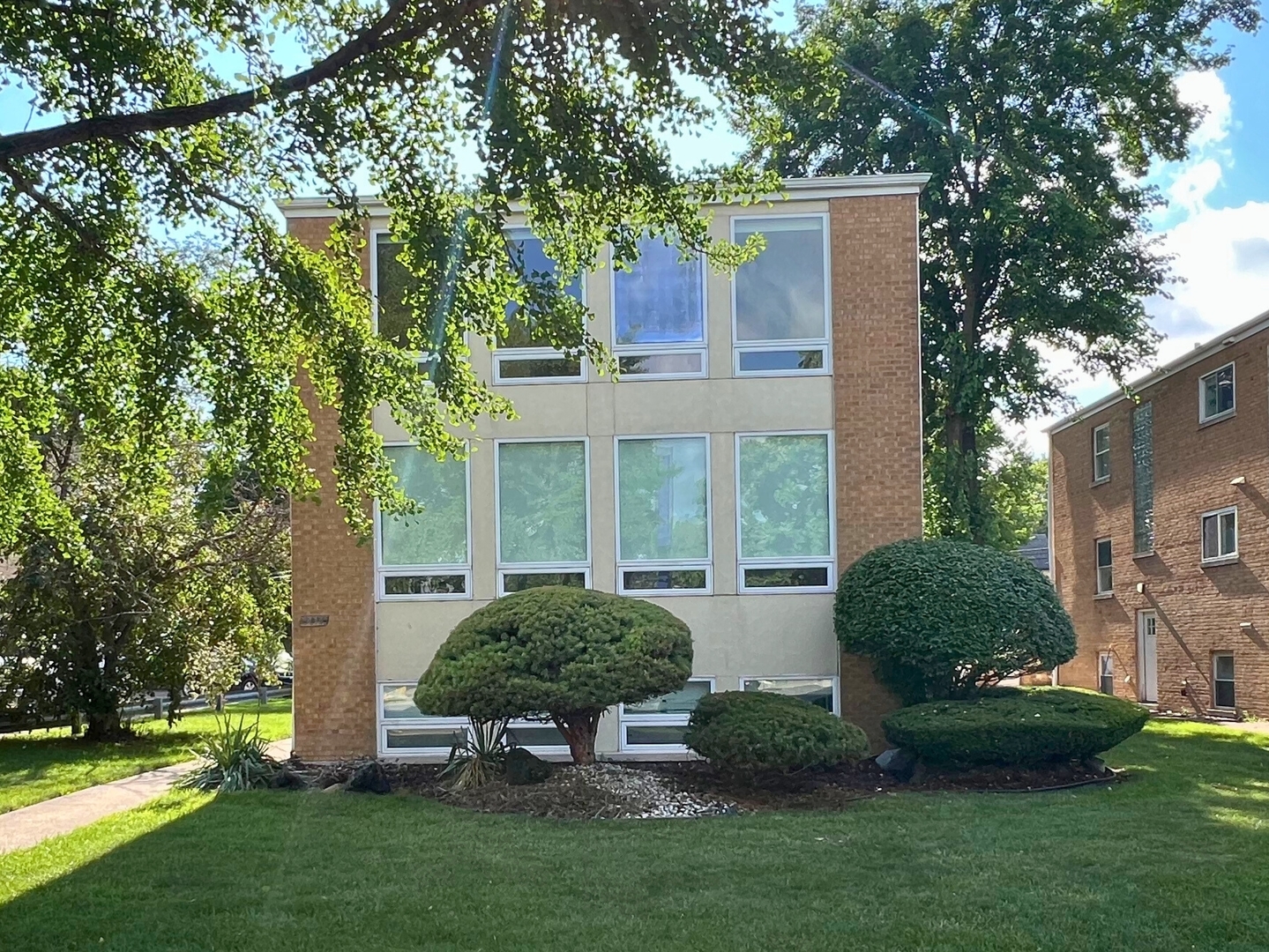 3014 Harlem Avenue #1, Riverside, IL