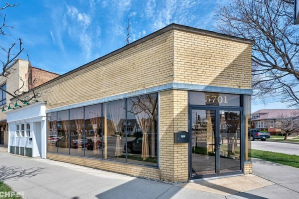 5701 N Milwaukee Avenue, Chicago, IL