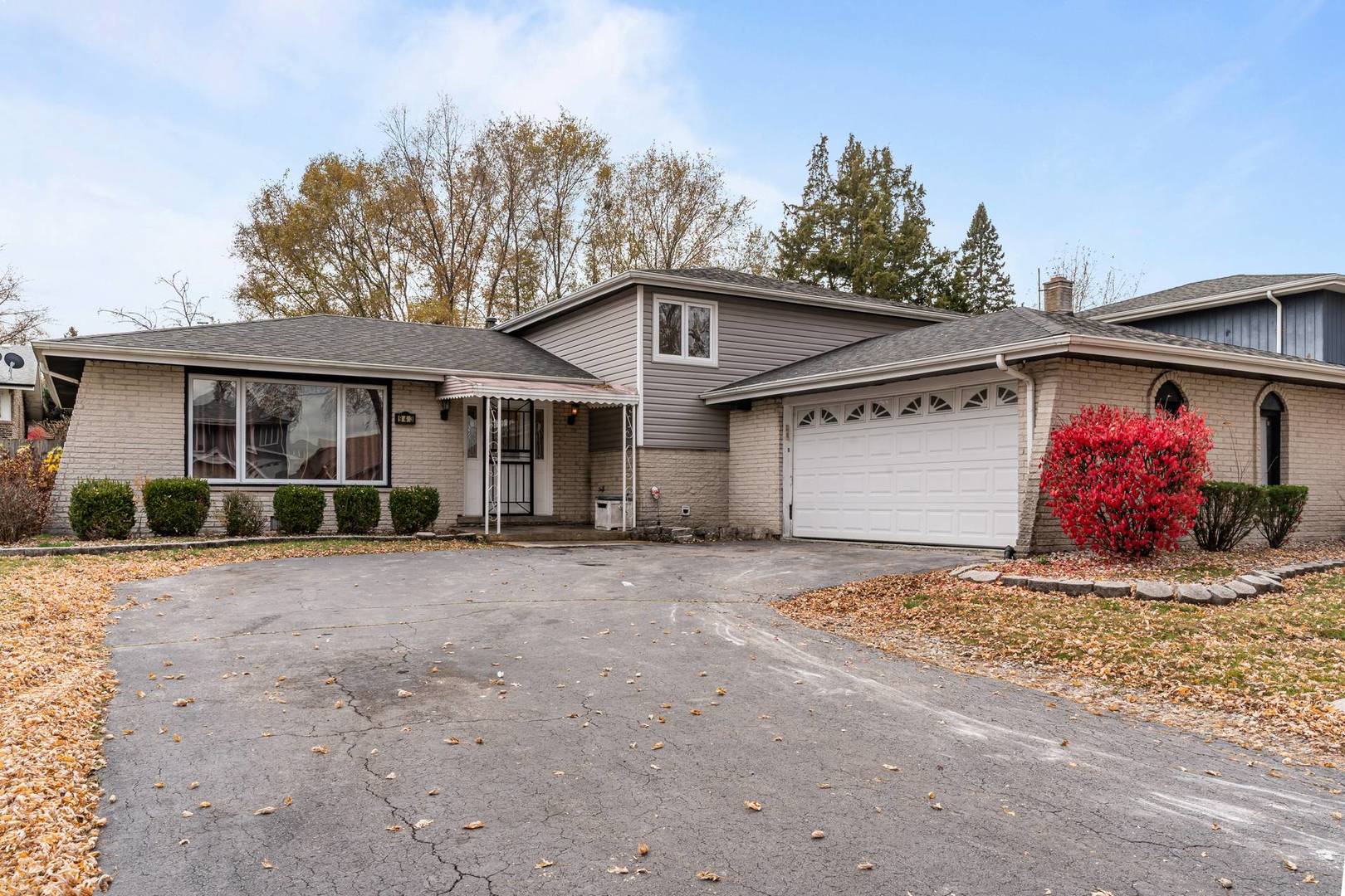 943 E 193rd Place, Glenwood, IL