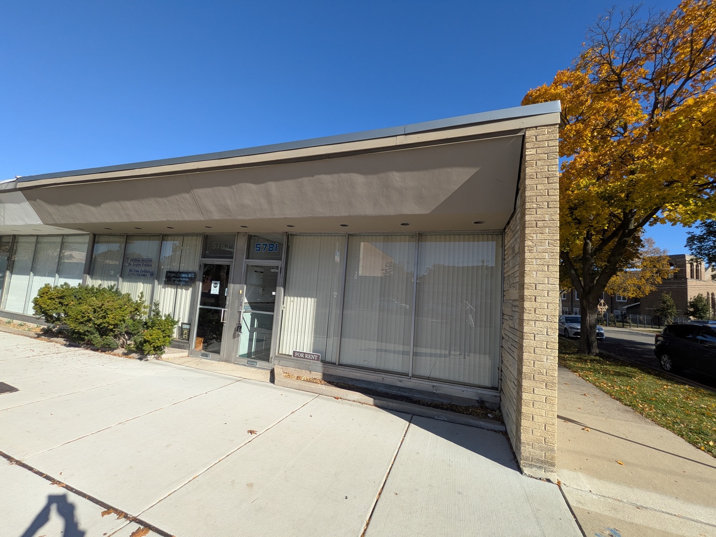 5781 N Lincoln Avenue, Chicago, IL