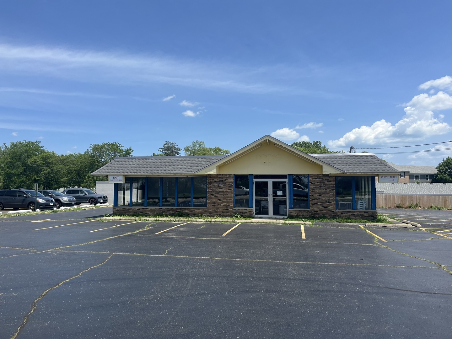 1124 N Milwaukee Avenue, Libertyville, IL