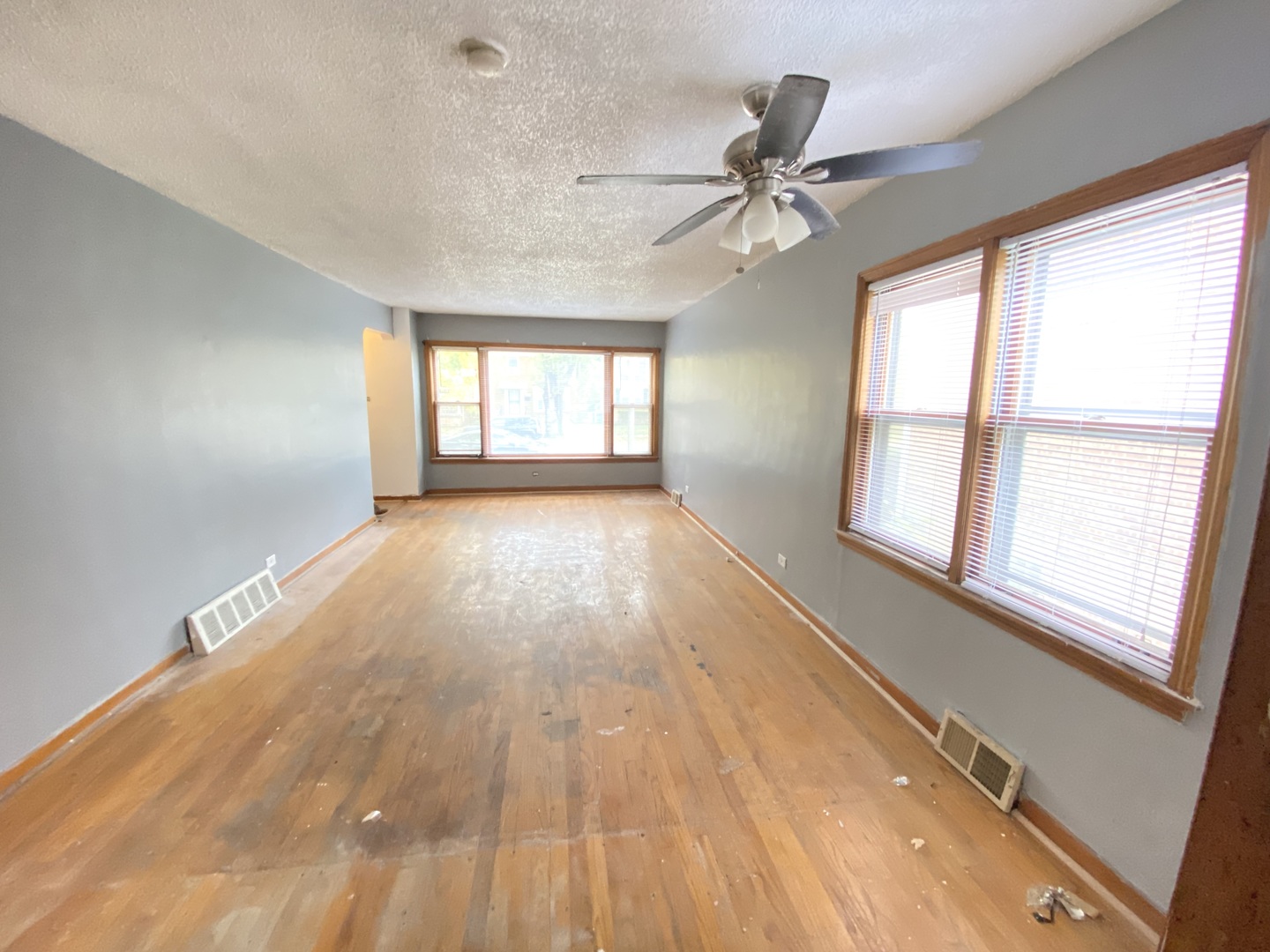 14210 S Wabash Avenue, Riverdale, IL