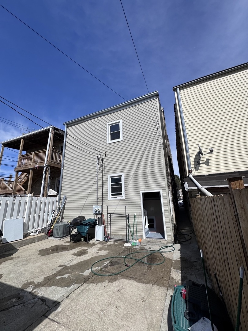 1940 N Pulaski Road, Chicago, IL