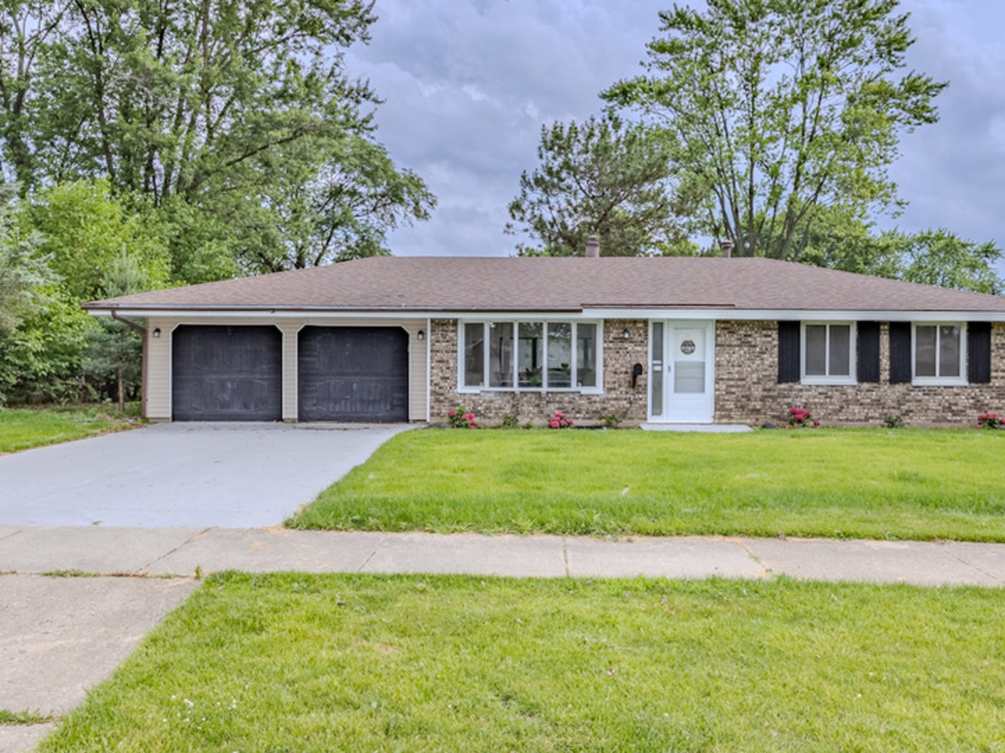 631 W Weathersfield Way, Schaumburg, IL