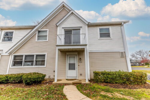 526 Inverrary Lane, Deerfield, IL