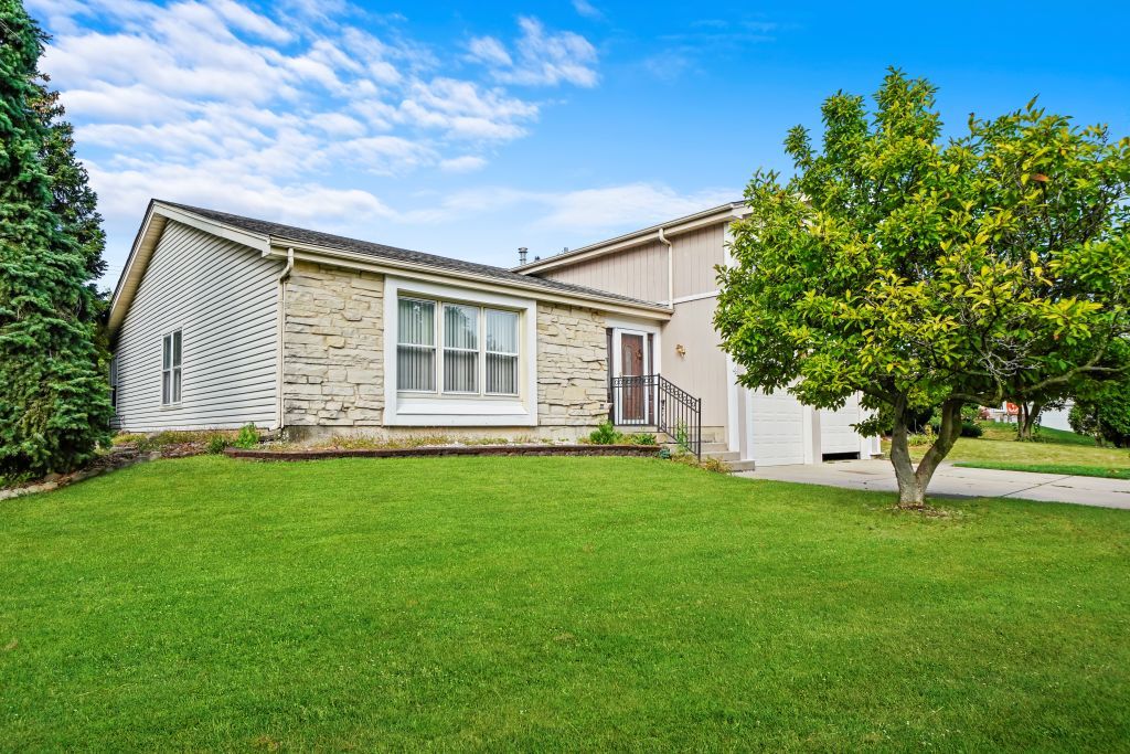 304 Sutherland Lane, Bloomingdale, IL