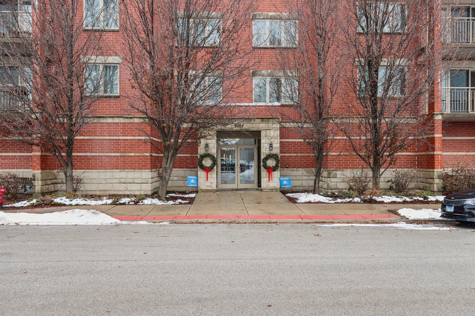 9864 LELAND Avenue #309, Schiller Park, IL