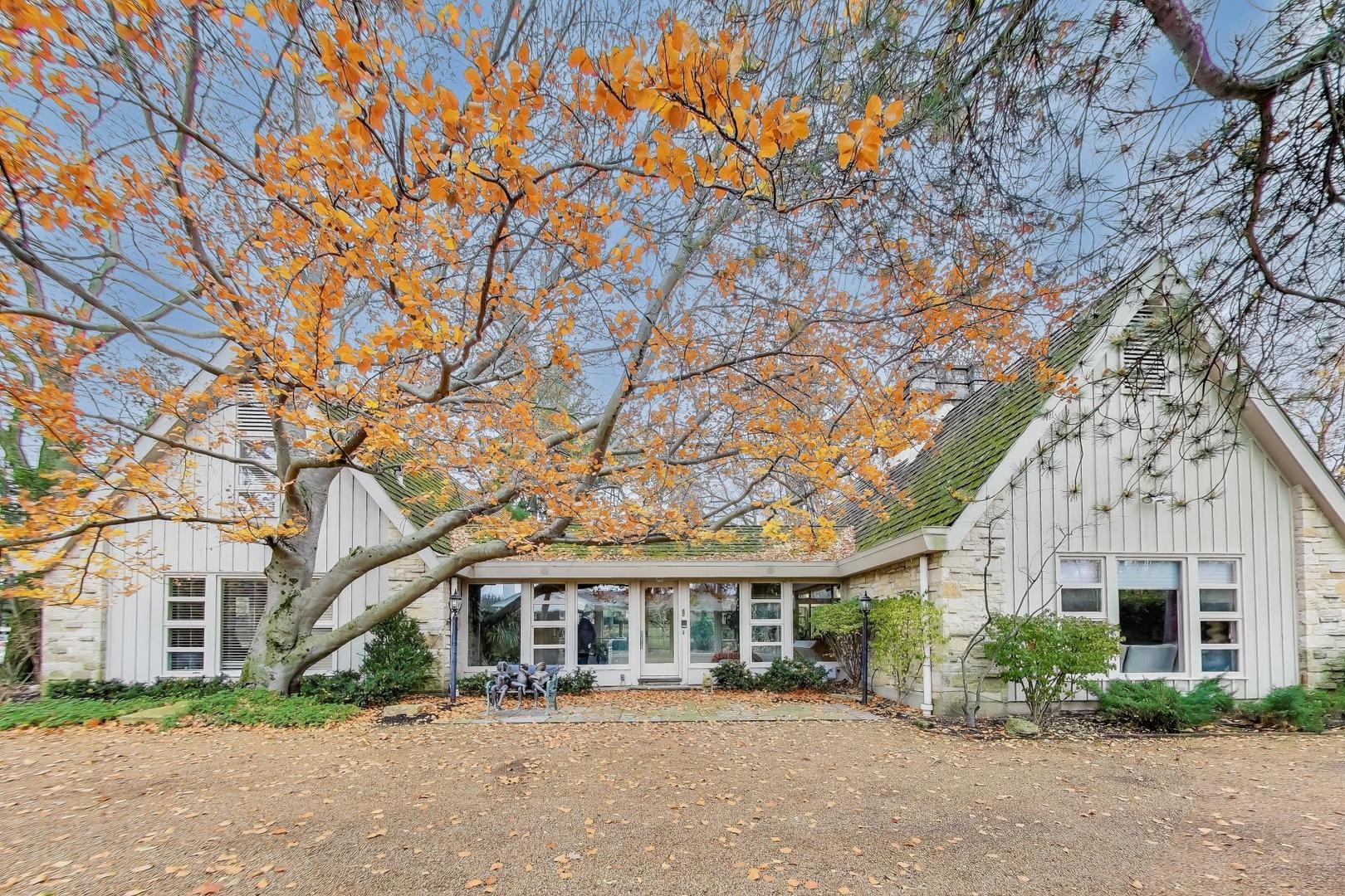 42 Woodley Road, Winnetka, IL