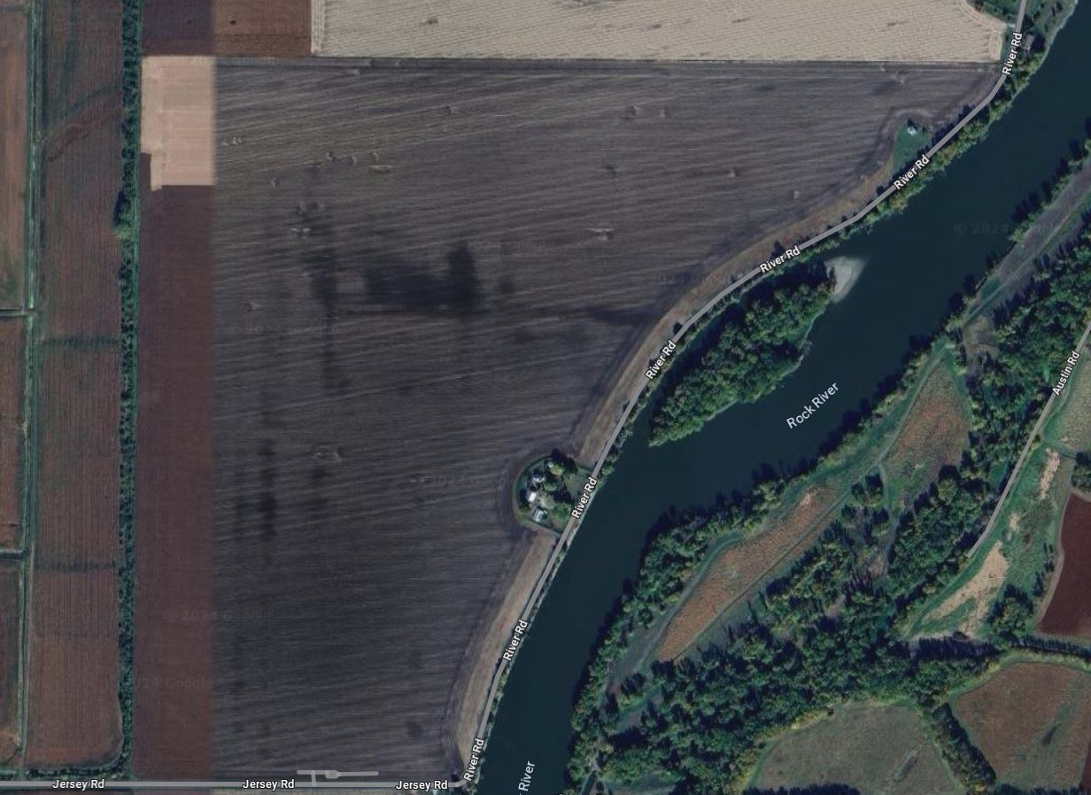 000 River Road, Erie, IL