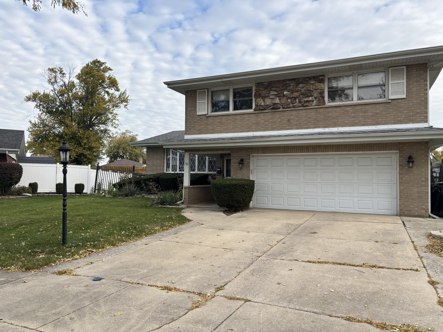 838 E 163rd Place, South Holland, IL