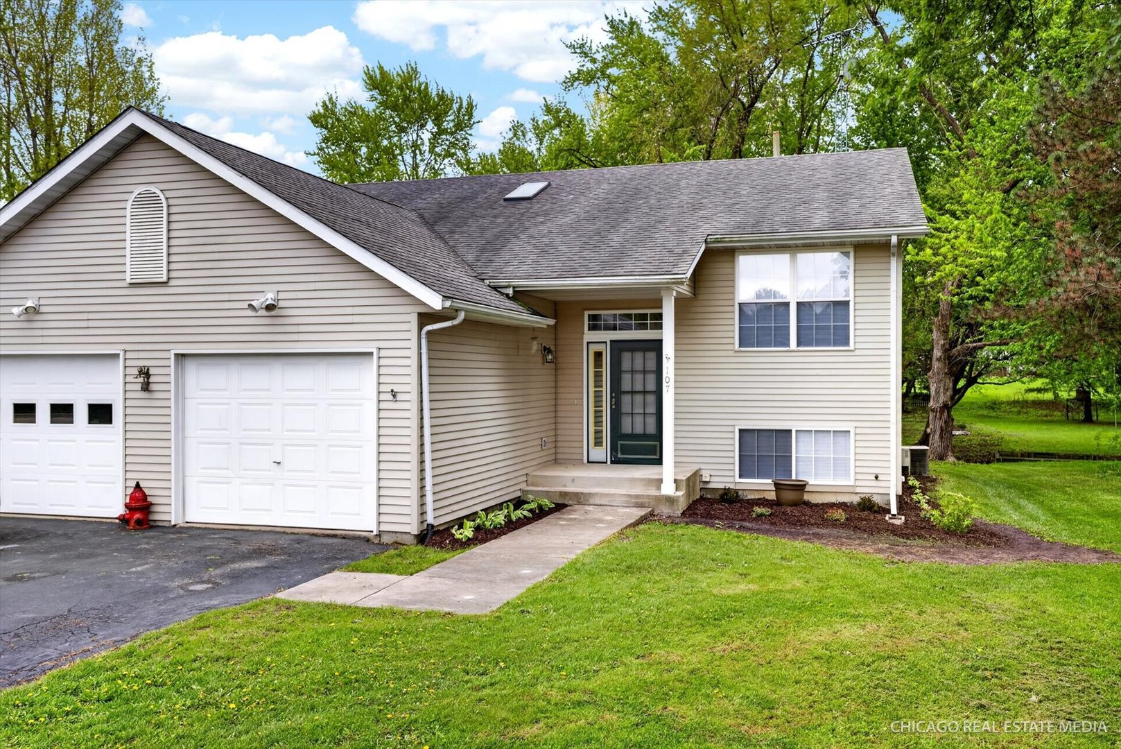 107 Edson Court, Poplar Grove, IL