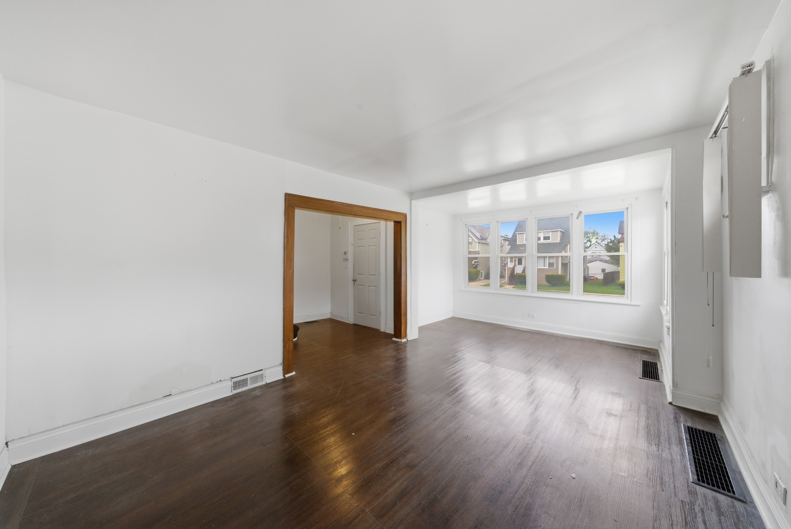 814 S 11th Avenue, Maywood, IL