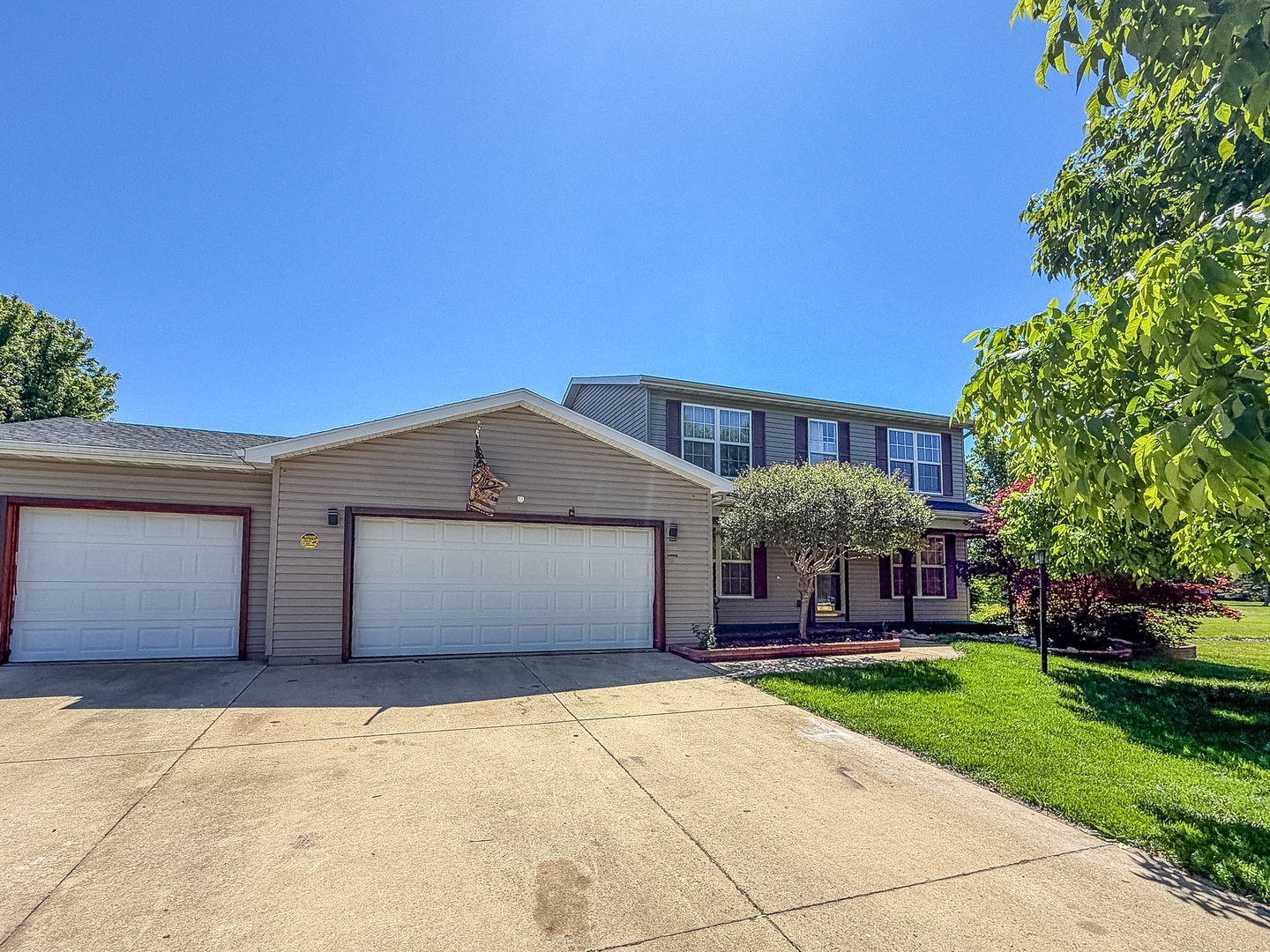 702 Balsam Drive, St. Joseph, IL