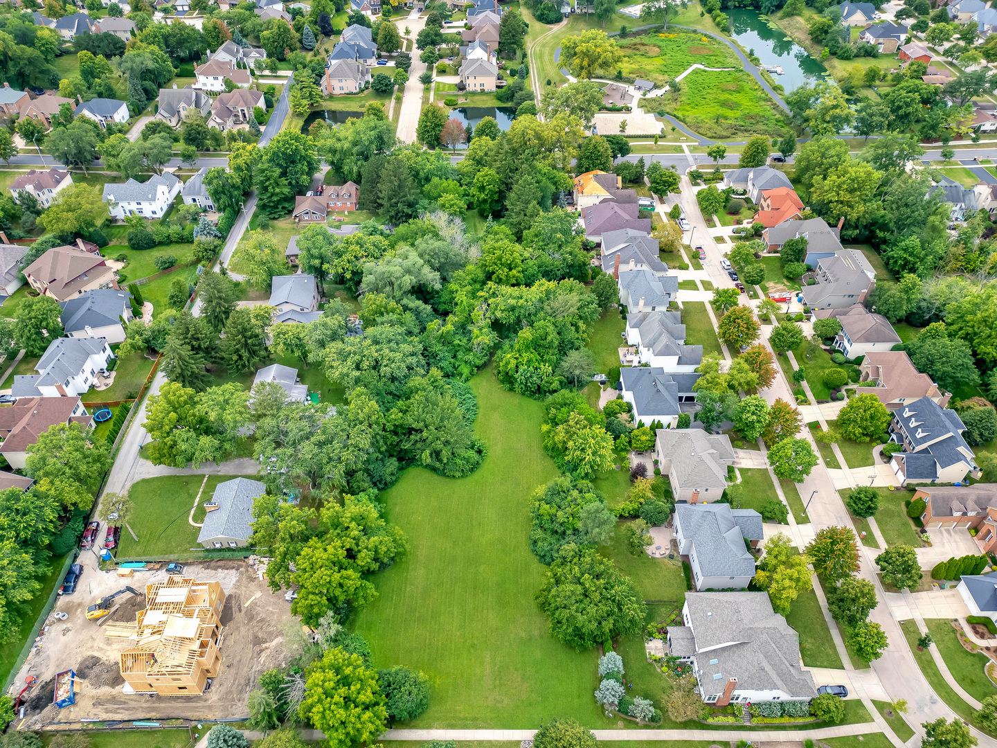 5725 S Wilmette Avenue, Westmont, IL