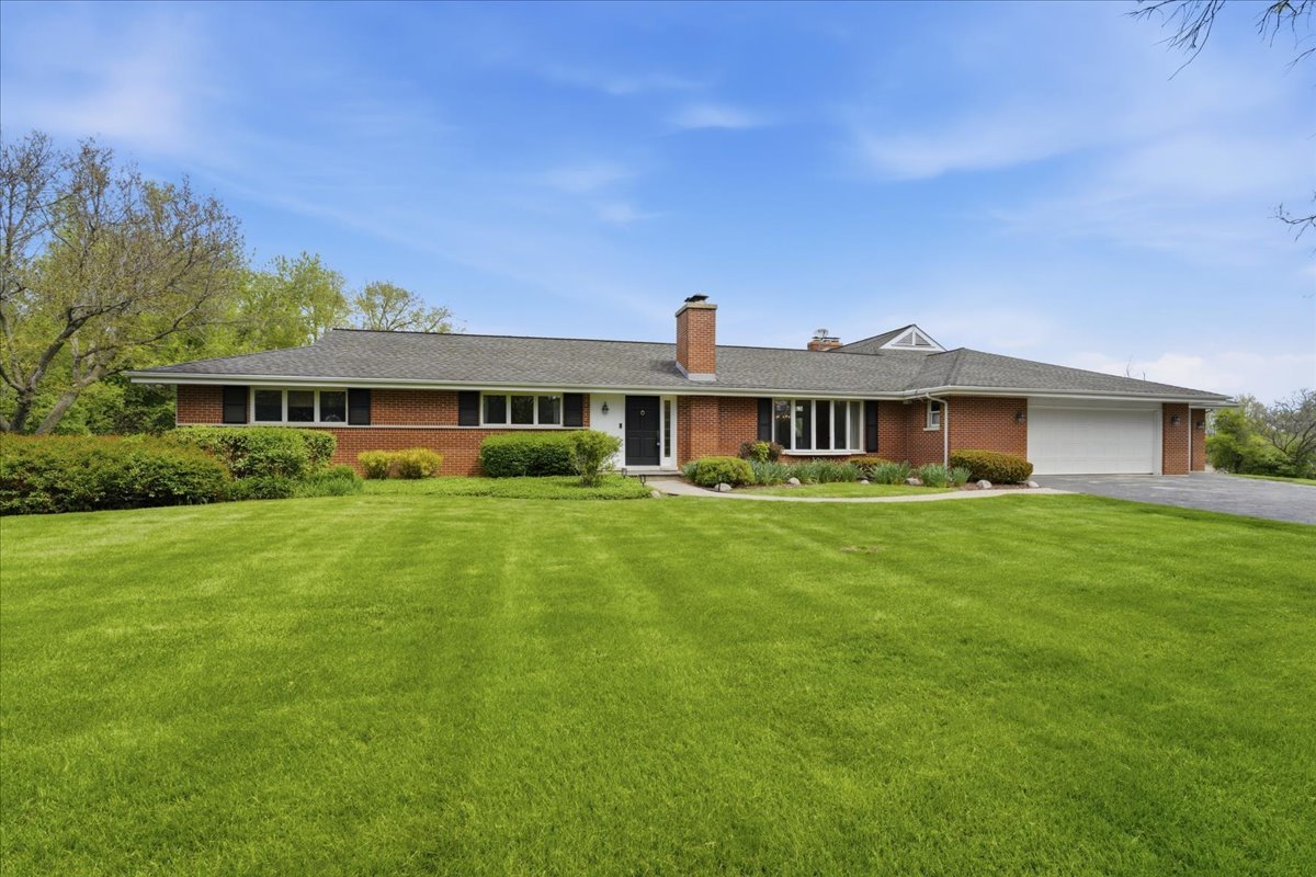 520 W Merri Oaks Road, Barrington Hills, IL