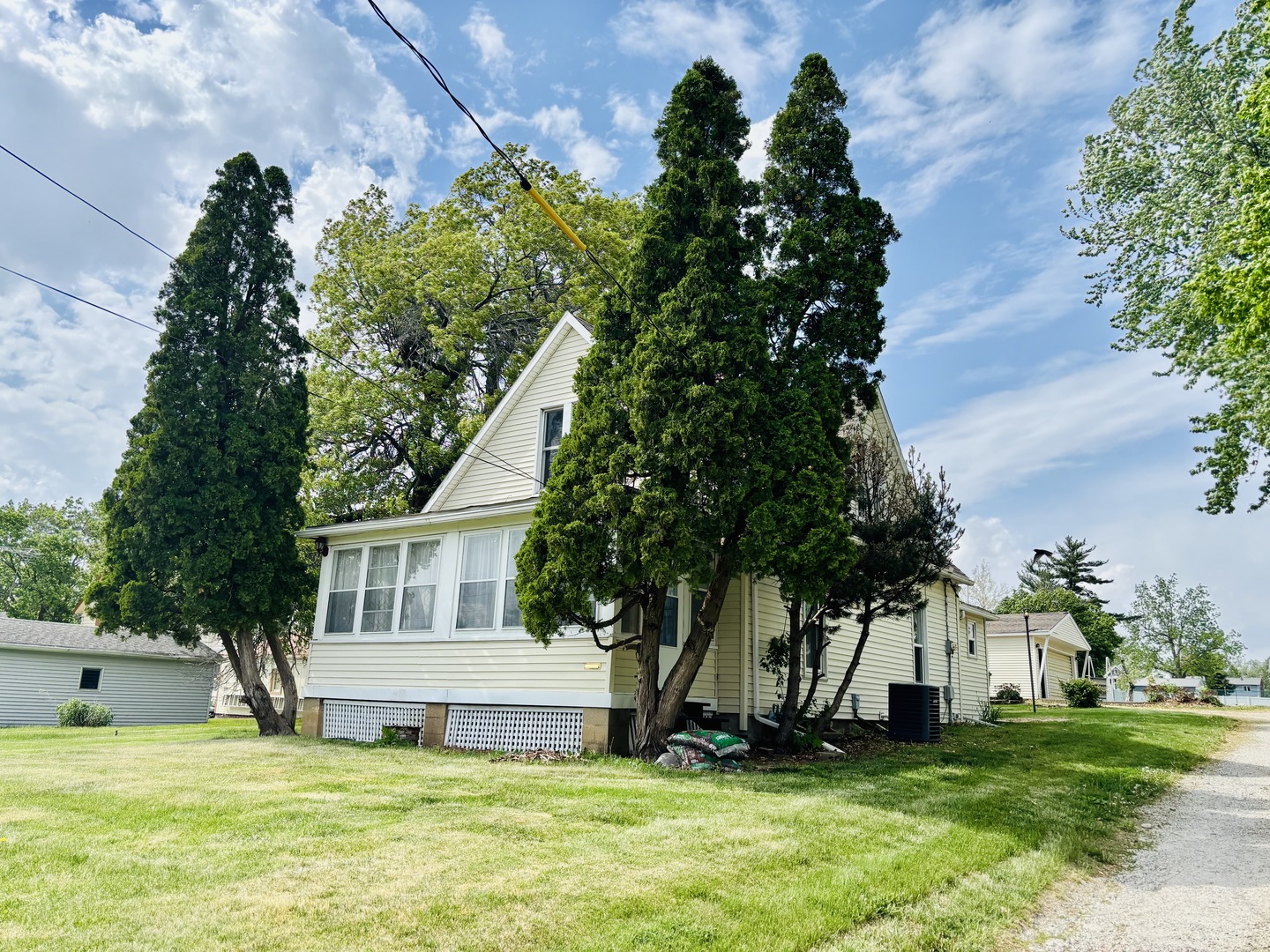 136 W Mill Street, Kewanee, IL