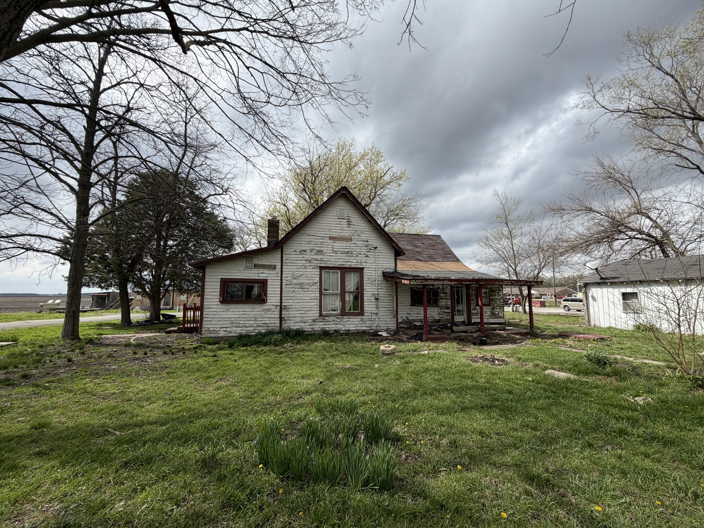 112 S Walnut Street, Oakland, IL
