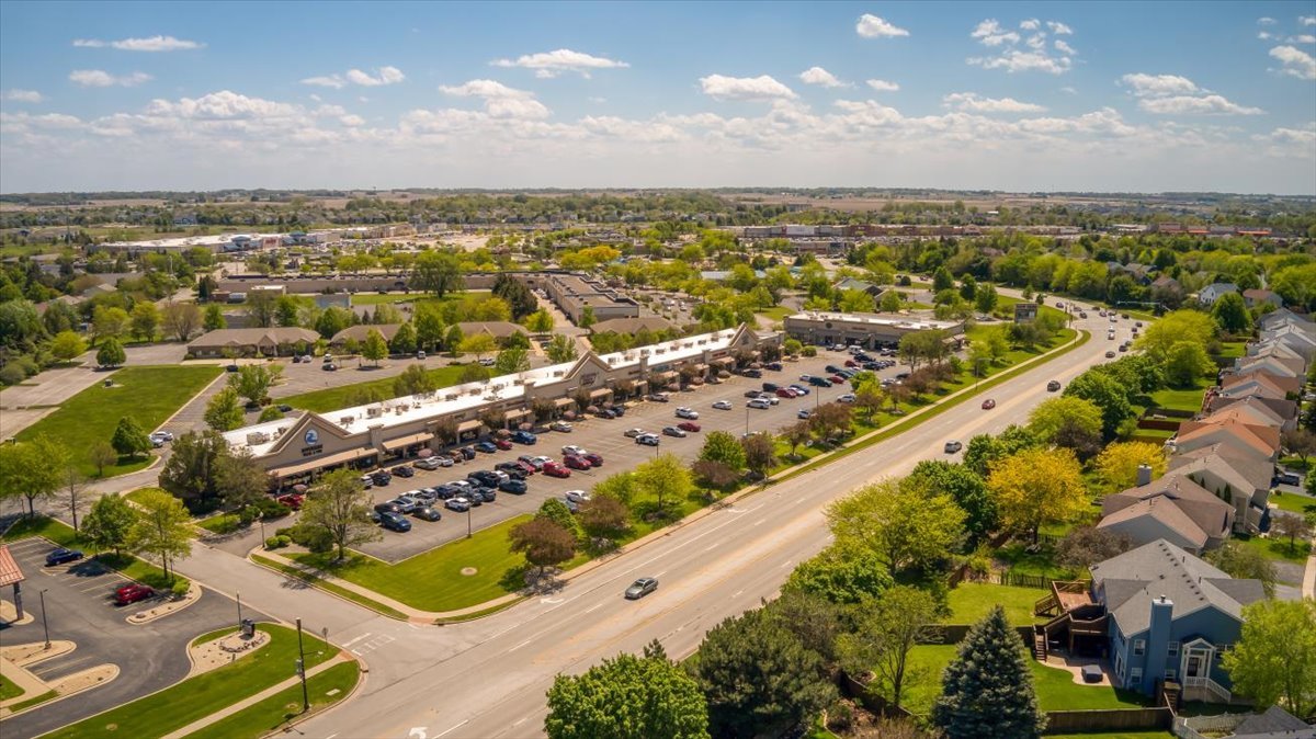 1154 Douglas Road, Oswego, IL