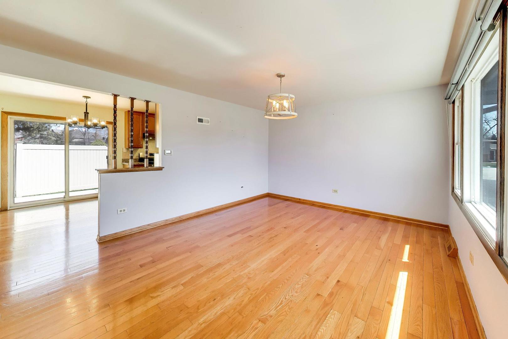 10864 Liberty Grove Drive, Willow Springs, IL