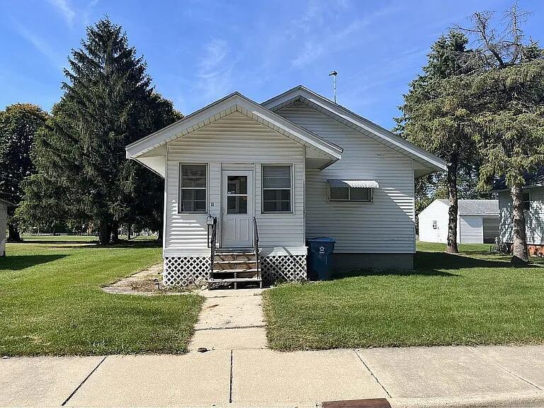 11 Lehigh Avenue, Oglesby, IL