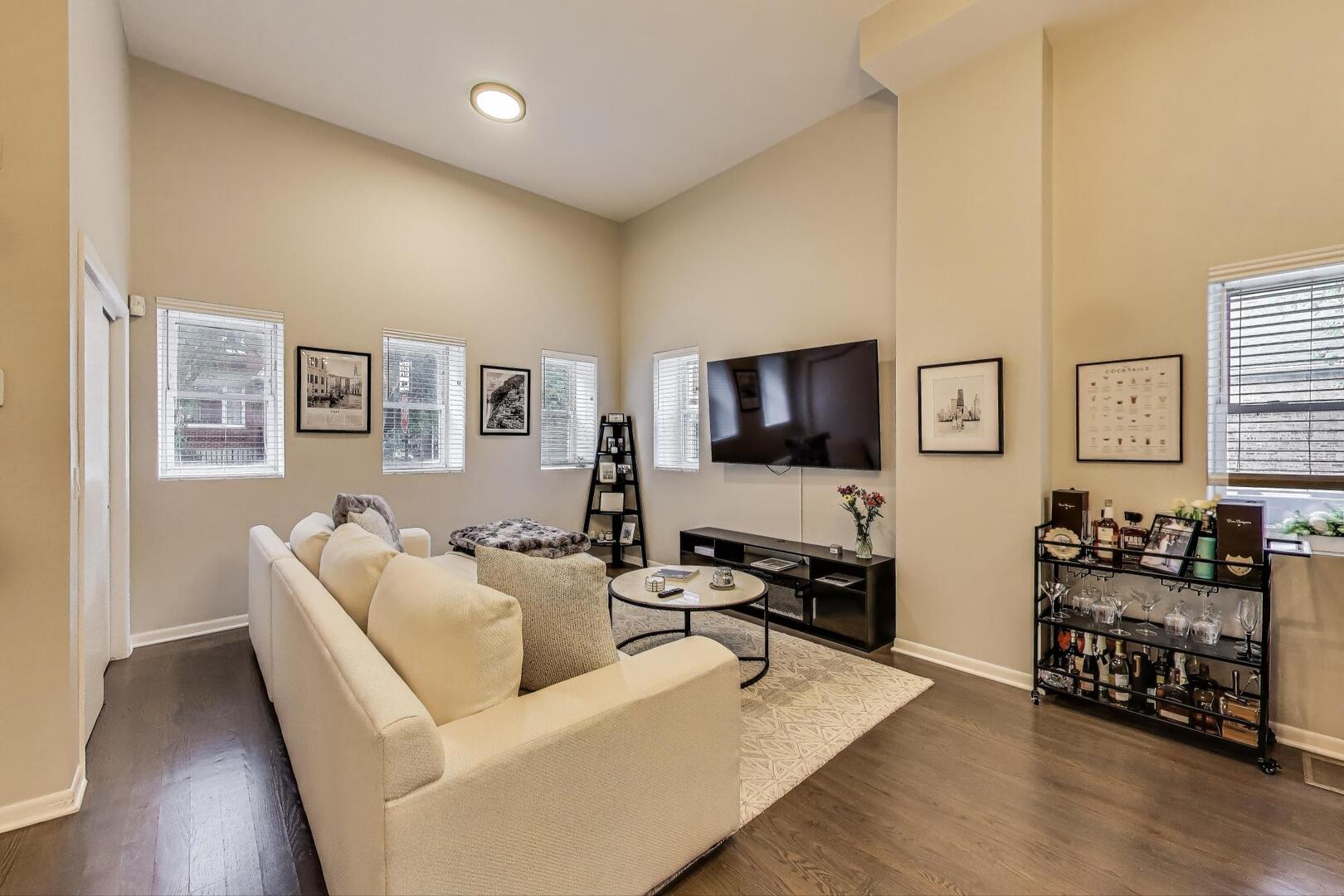 1521 N Paulina Street #1F, Chicago, IL