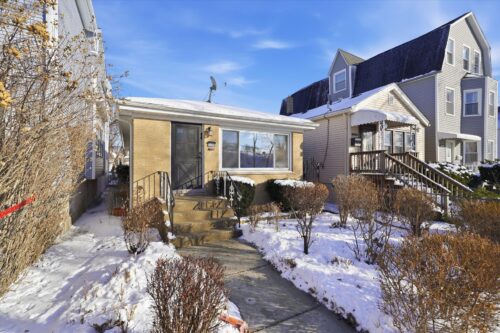 3415 N Kenton Avenue, Chicago, IL