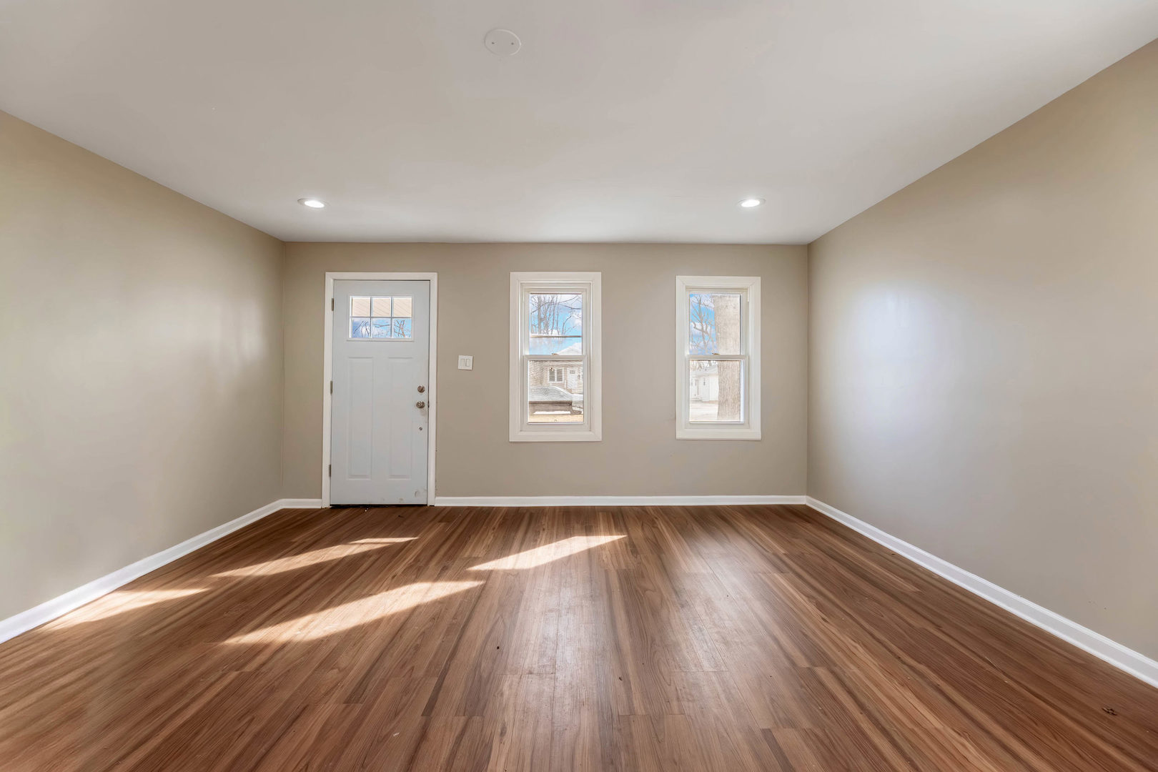 38 N Rebecca Street, Glenwood, IL