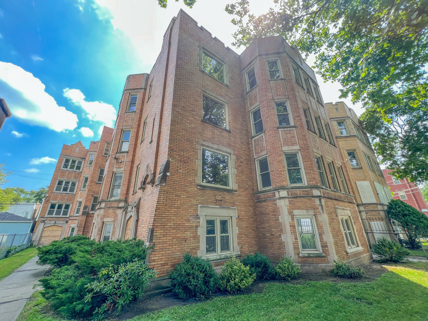 7951 S Muskegon Avenue, Chicago, IL