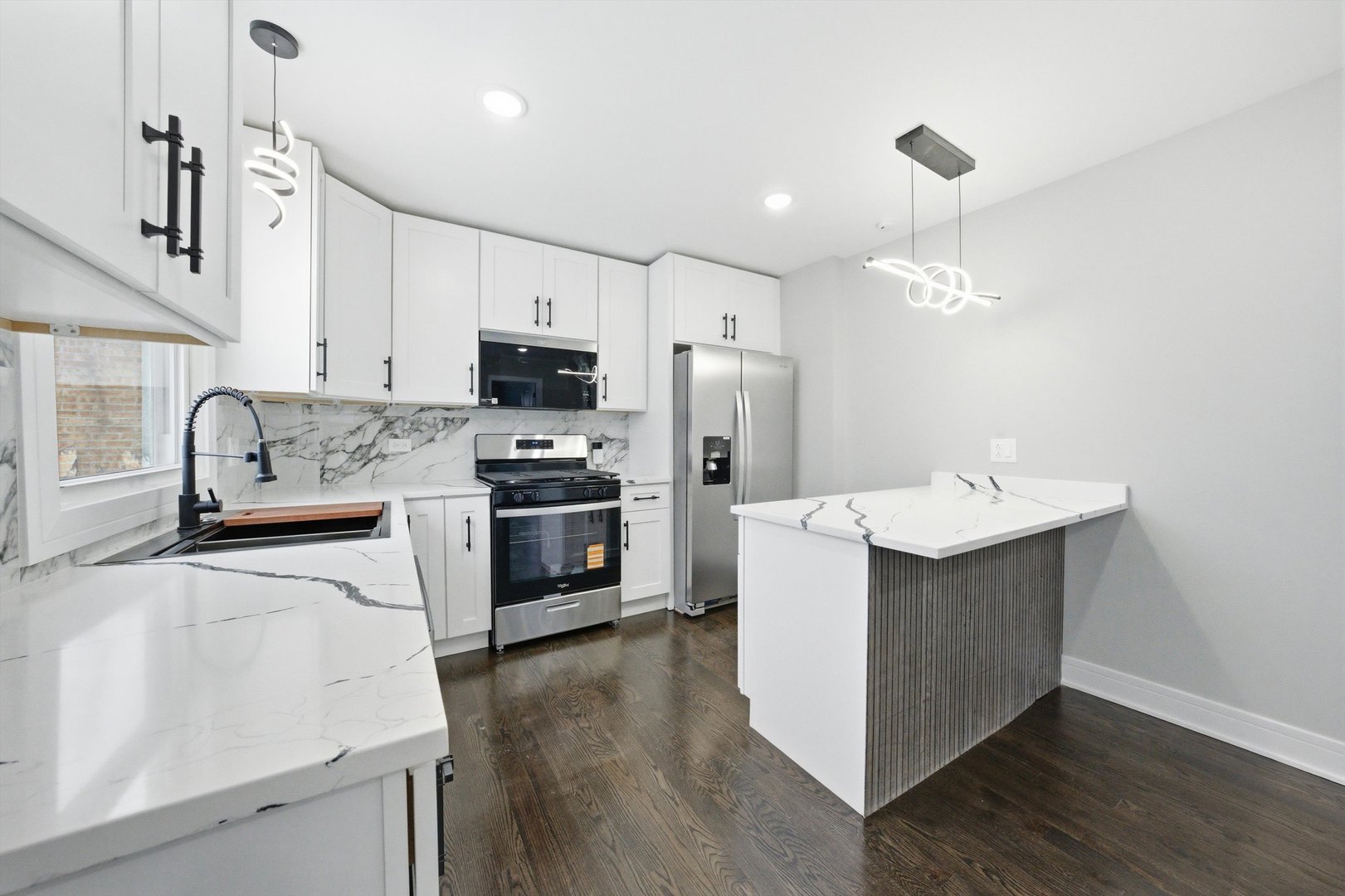 10035 S La Salle Street, Chicago, IL