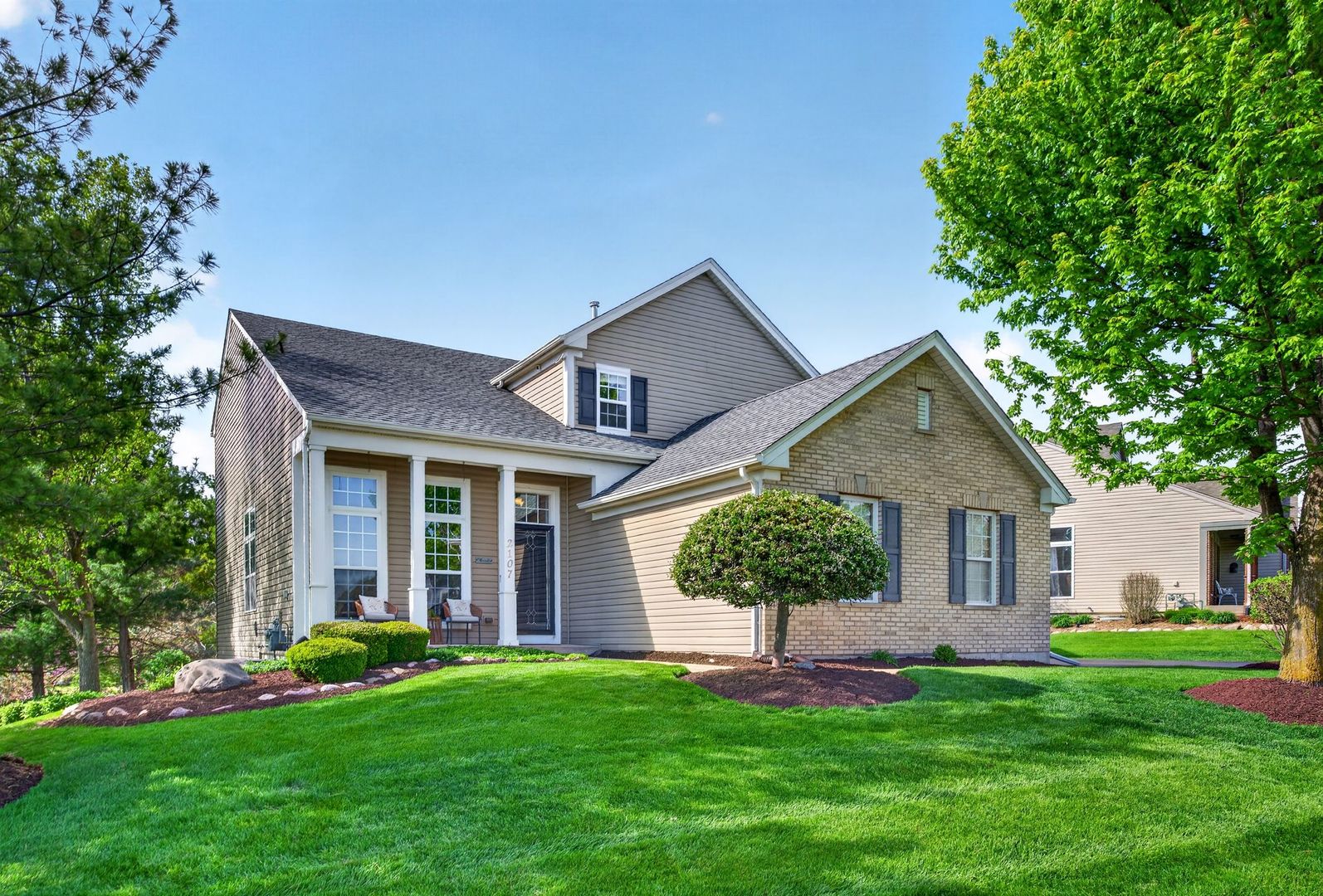 2107 Fairview Lane, Woodstock, IL