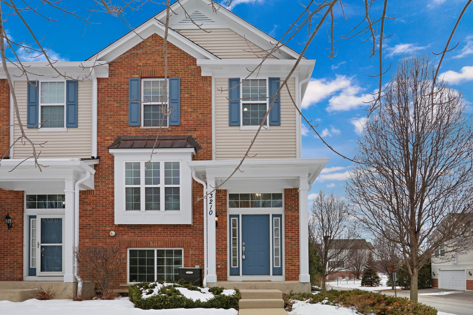 3210 Neubauer Circle, Lindenhurst, IL