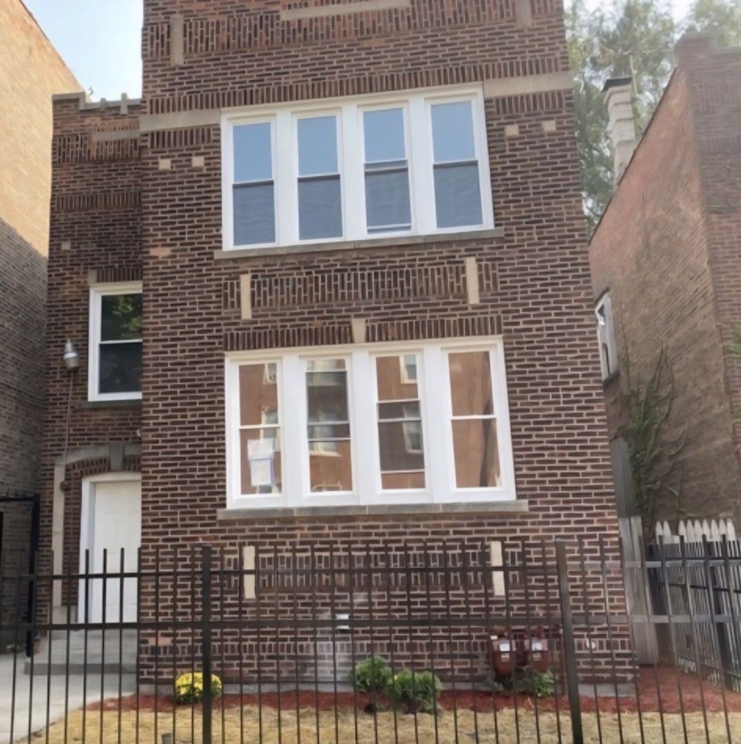 8005 S Maryland Avenue, Chicago, IL