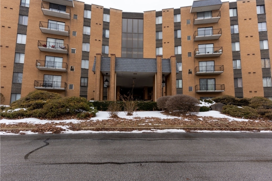 700 N BRUCE Lane #616, Glenwood, IL