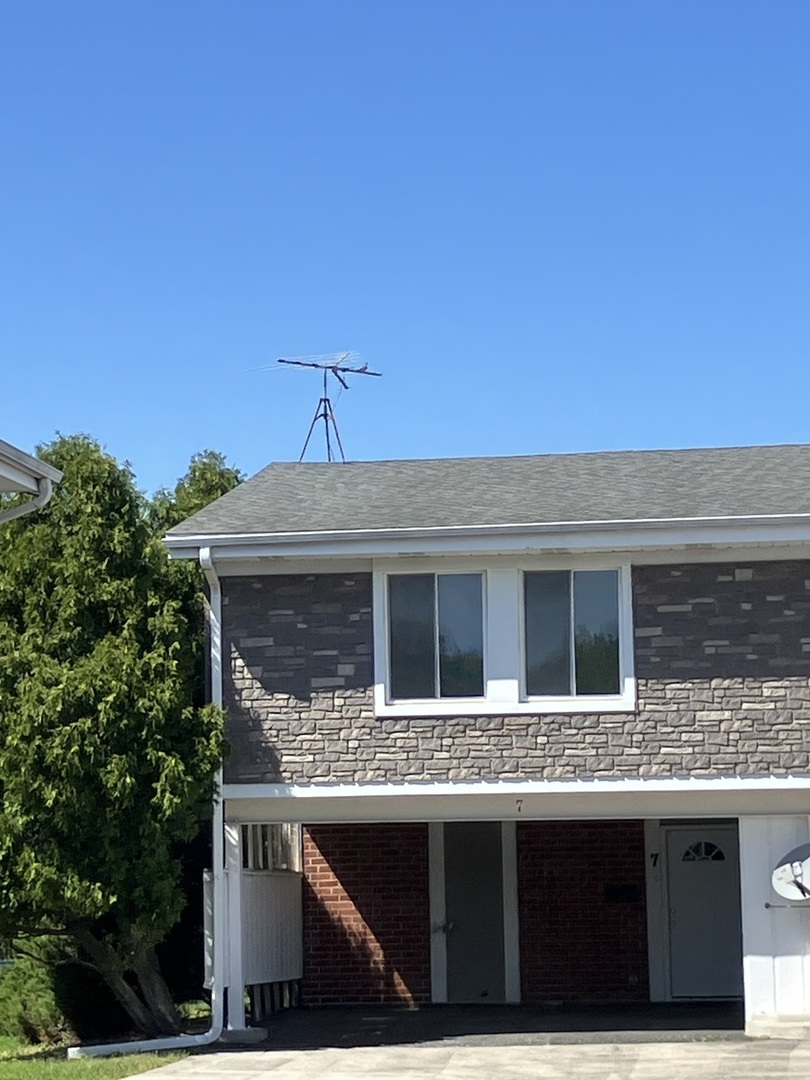 7 Cour Deauville Court, Palos Hills, IL