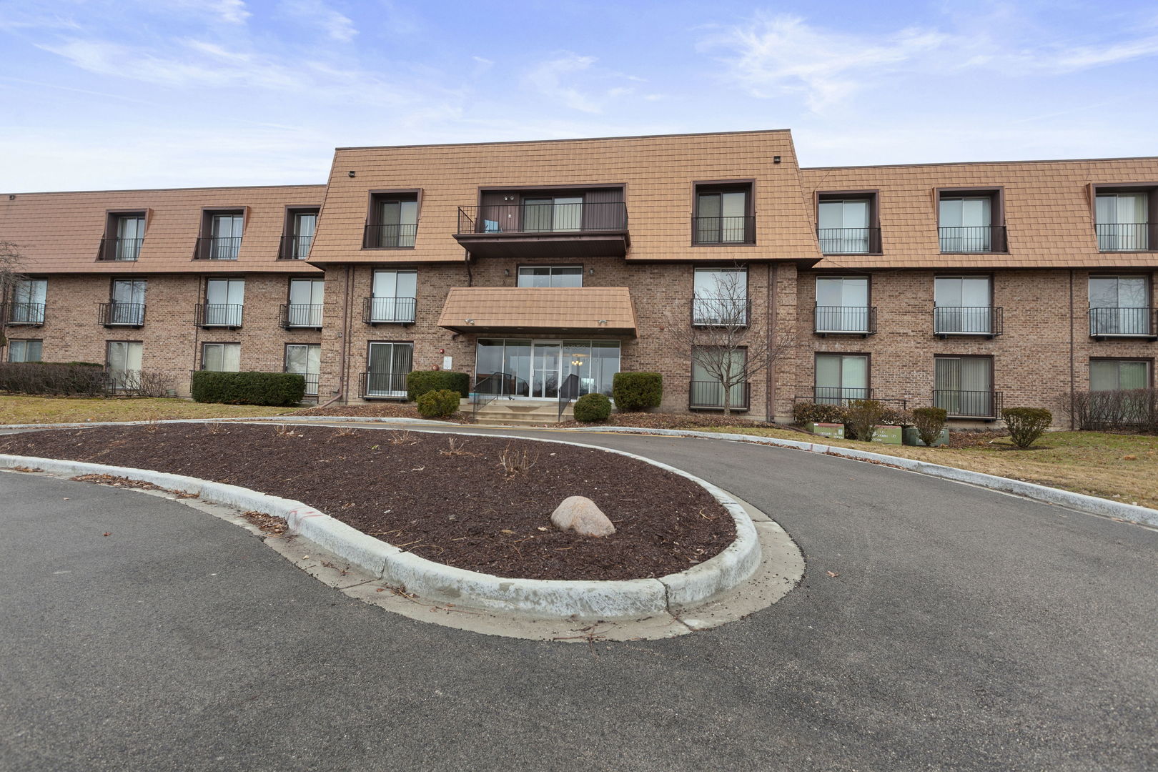4050 Dundee Road #105, Northbrook, IL