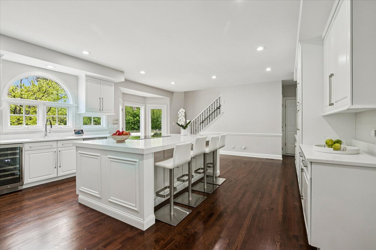 180 S Suffolk Lane, Lake Forest, IL