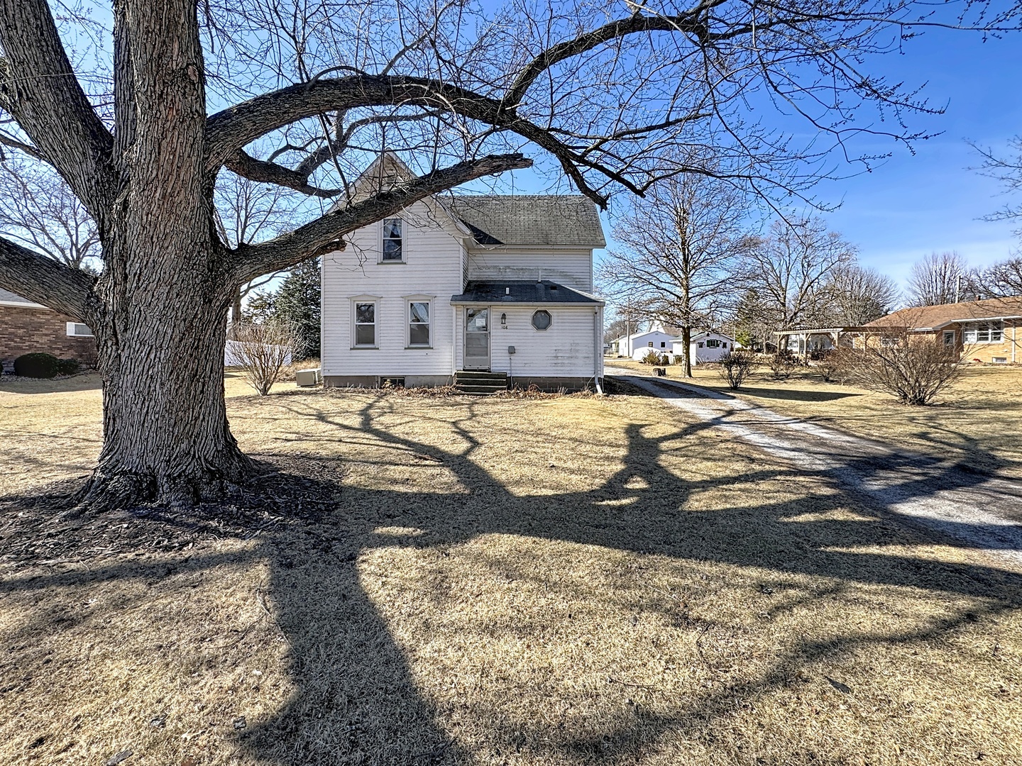 108 S Yates Street, Alpha, IL