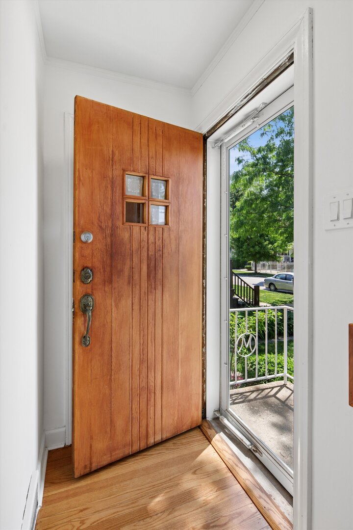 4714 W warwick Avenue, Chicago, IL