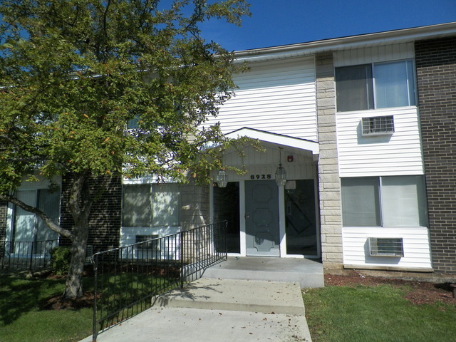 8928 N Steven Drive #2D, Des Plaines, IL