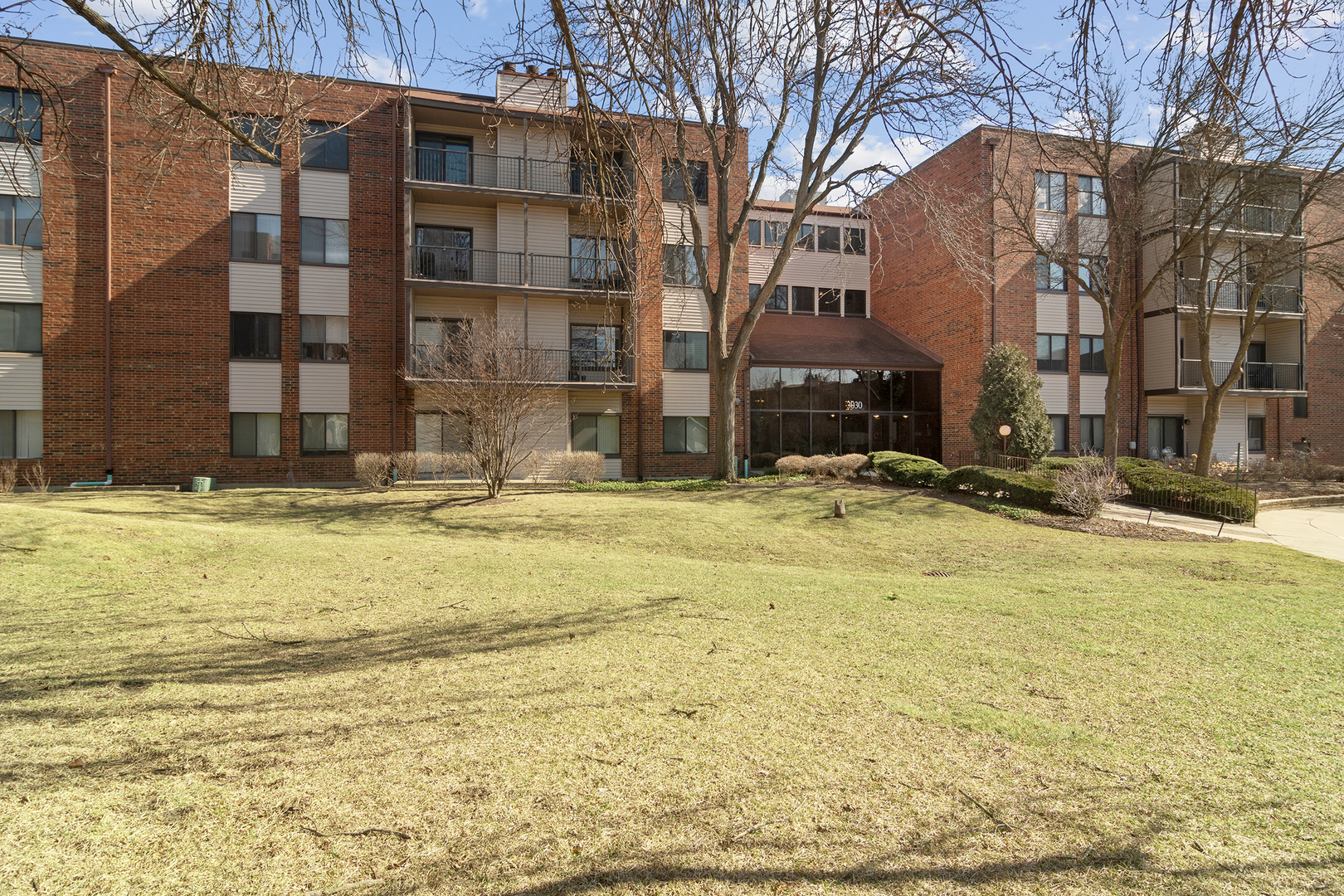 3030 Pheasant Creek Drive #405, Northbrook, IL