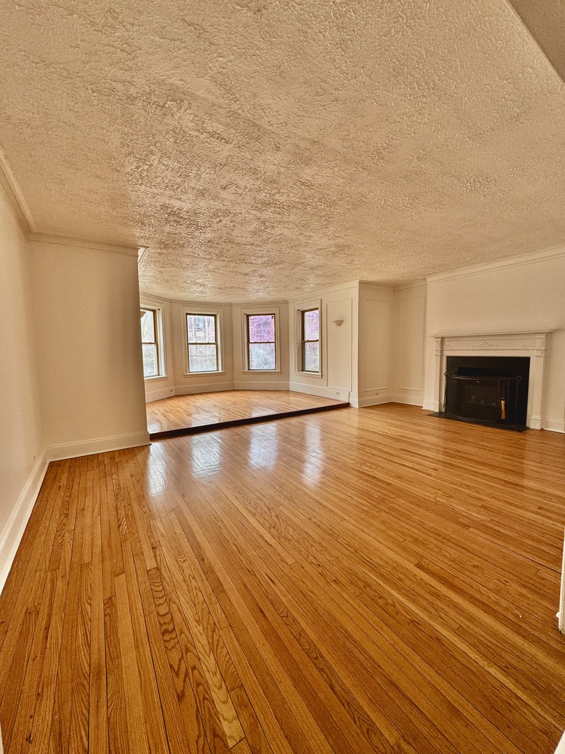 6735 S Oglesby Avenue #101, Chicago, IL
