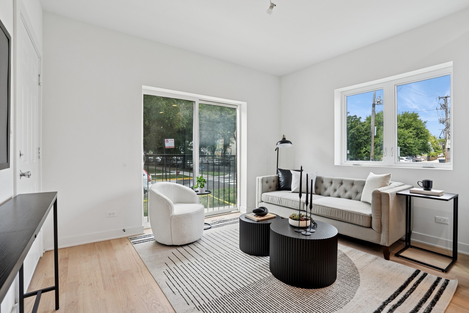 6753 N Hermitage Avenue #2, Chicago, IL
